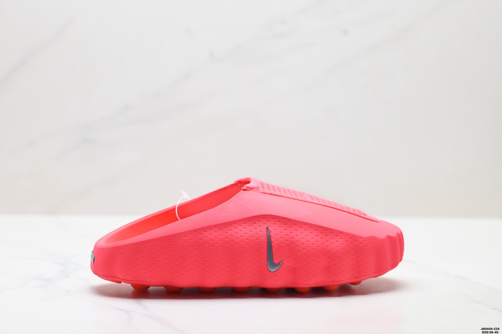 N K Mind 001 Slide Solar Red HQ4307-600 New with box