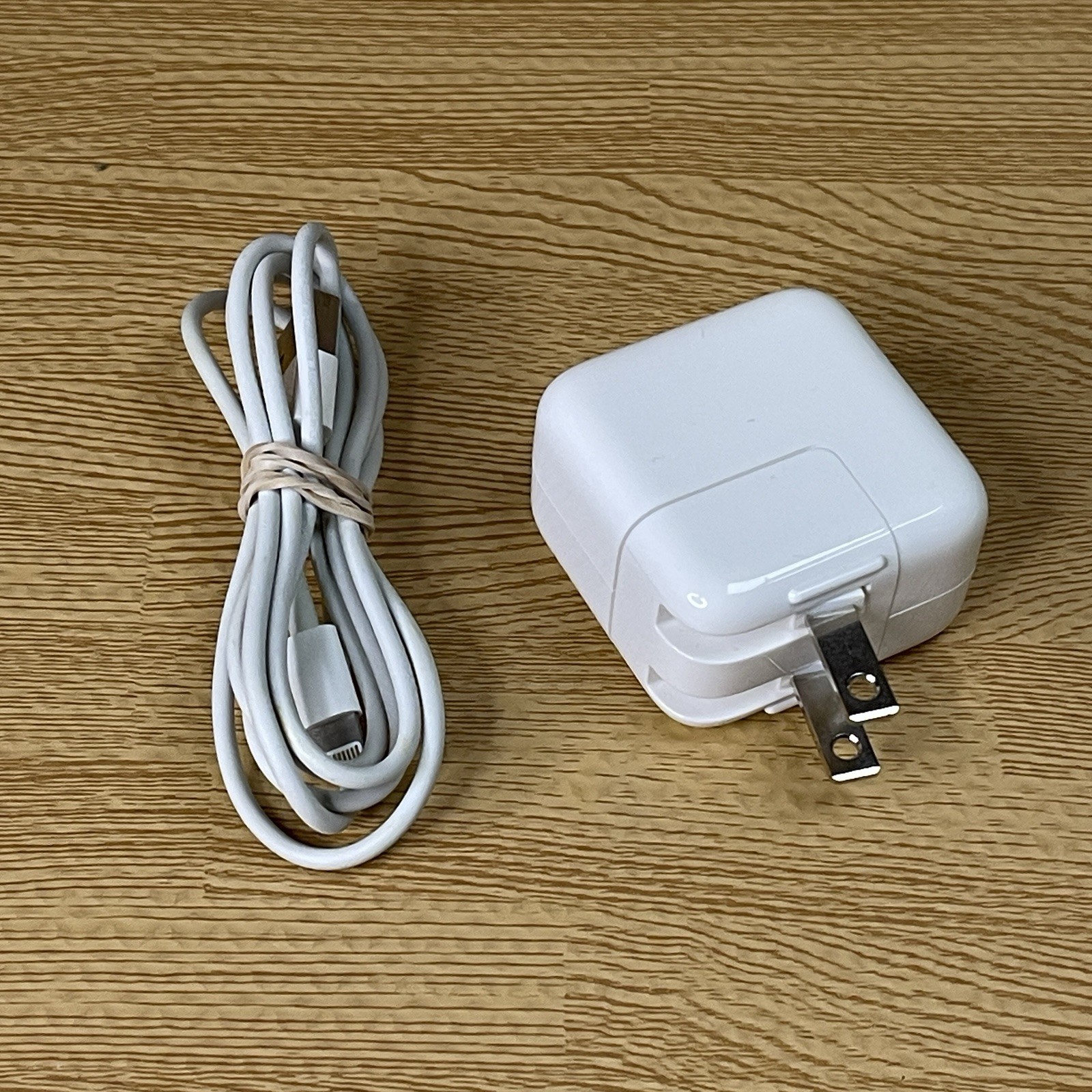 Apple 12w USB Charger Adapter for iPhones with Lightning Cable included