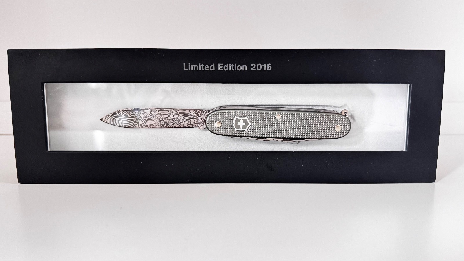 VICTORINOX  Pioneer x Damast Limited Edition 2016 limited edition (1665 of 5000)