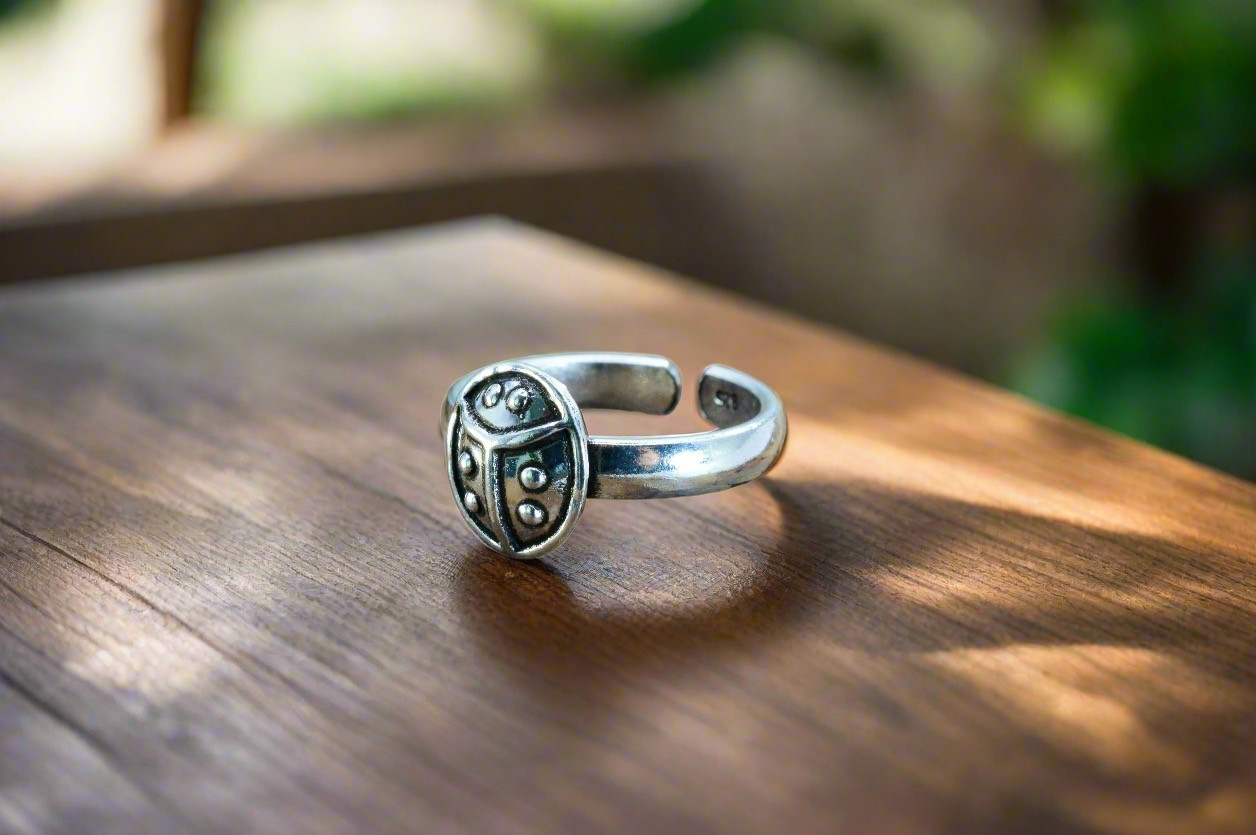 Sterling  Silver  925  Adjustable  Ladybird  Toe  Ring  !!       Brand New !!