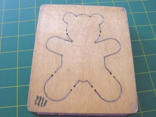 Accuquilt  fabric cutter Teddy Bear die Heavy wood  Old style #1477