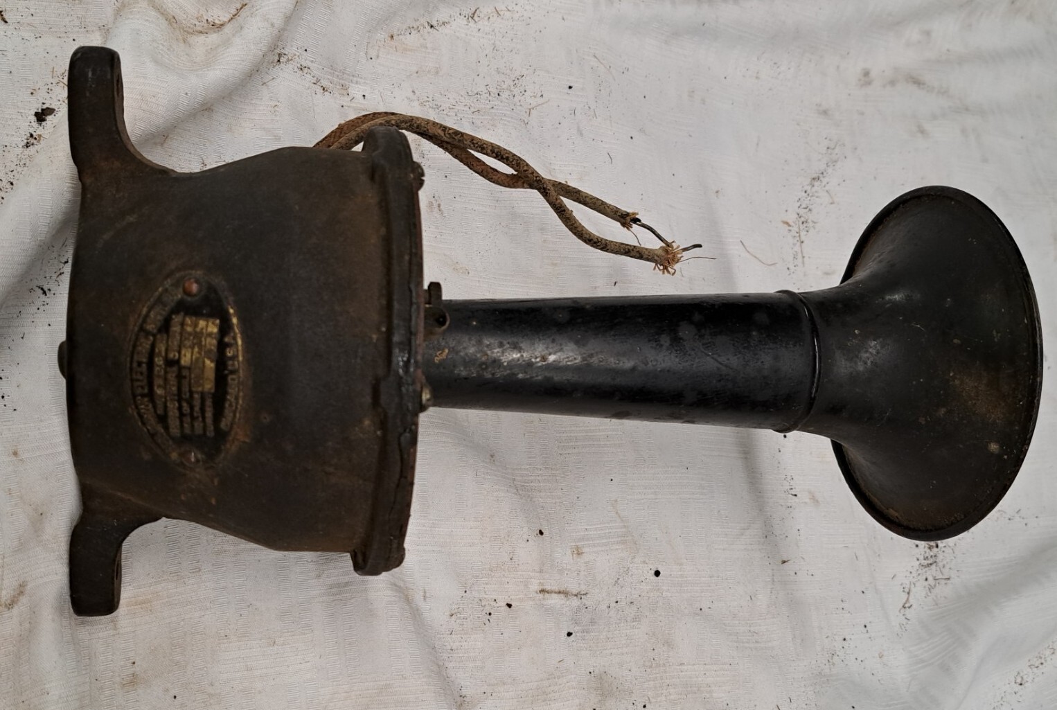 Vintage Benjamin Electric Mfg Industrial Signal Horn Used