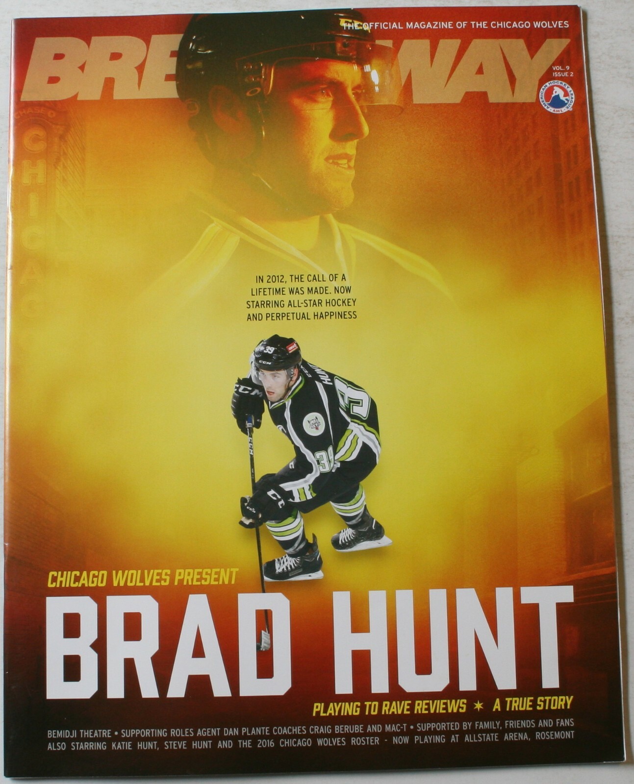 2016-17 Chicago Wolves Program w/Roster Brad Hunt Cover Magazine Breakaway AHL