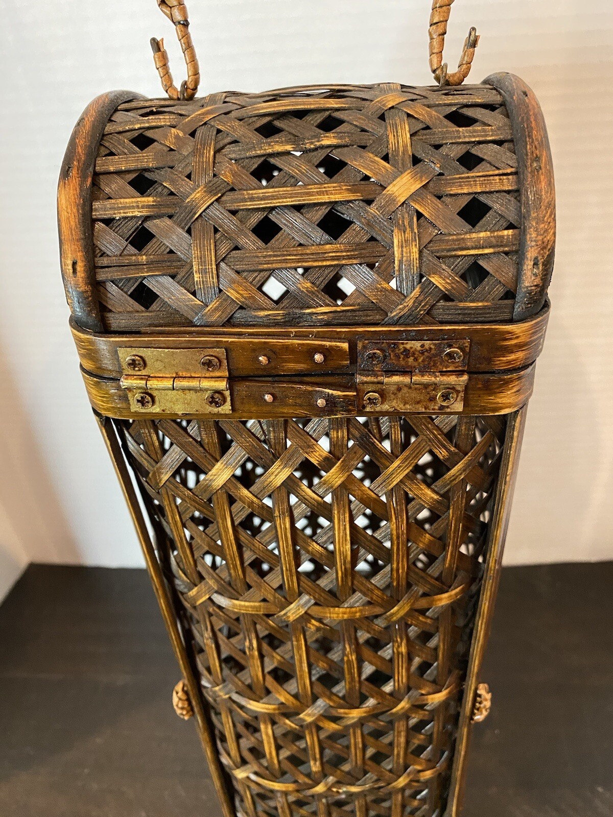 Wicker Handmade Wine Box With Latch