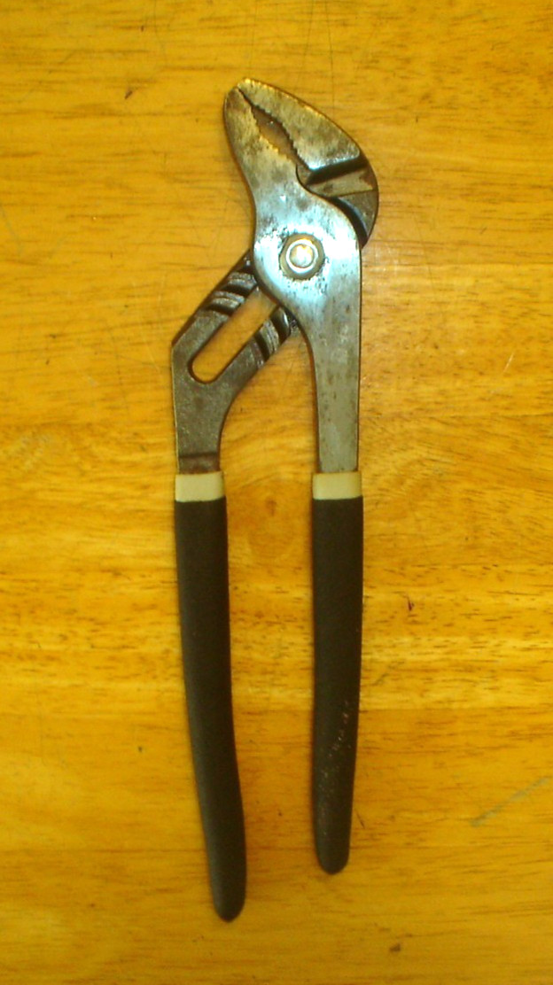 Case IH 4-Piece Pliers / Wire Cutters Set
