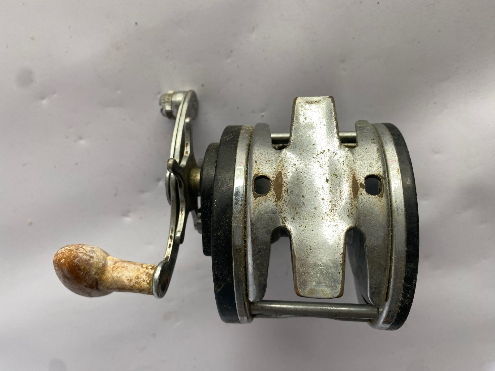Vintage Ocean City Seal Beach Saltwater Fishing Reel