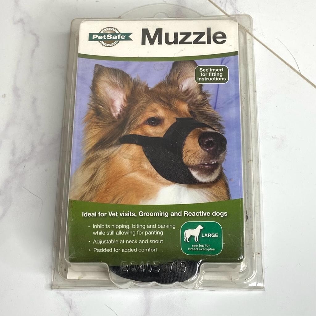 PetSafe Soft Nylon Large Dog Adjustable Muzzle for Grooming & Vet Visits NEW