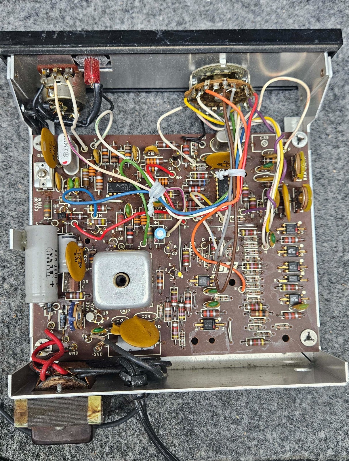 B&K MODEL 1243 DIGITAL I.C. COLOR GENERATOR