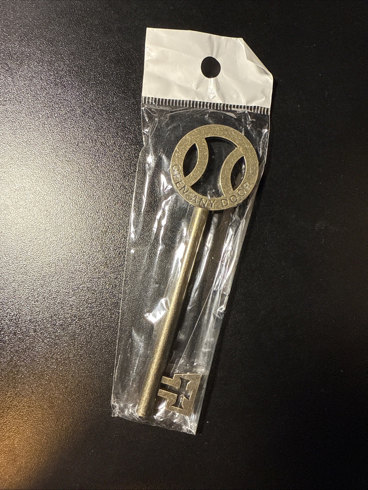 2005 Film The Skeleton Key prop replica “Open Any Door” Key Bam Box Exclusive