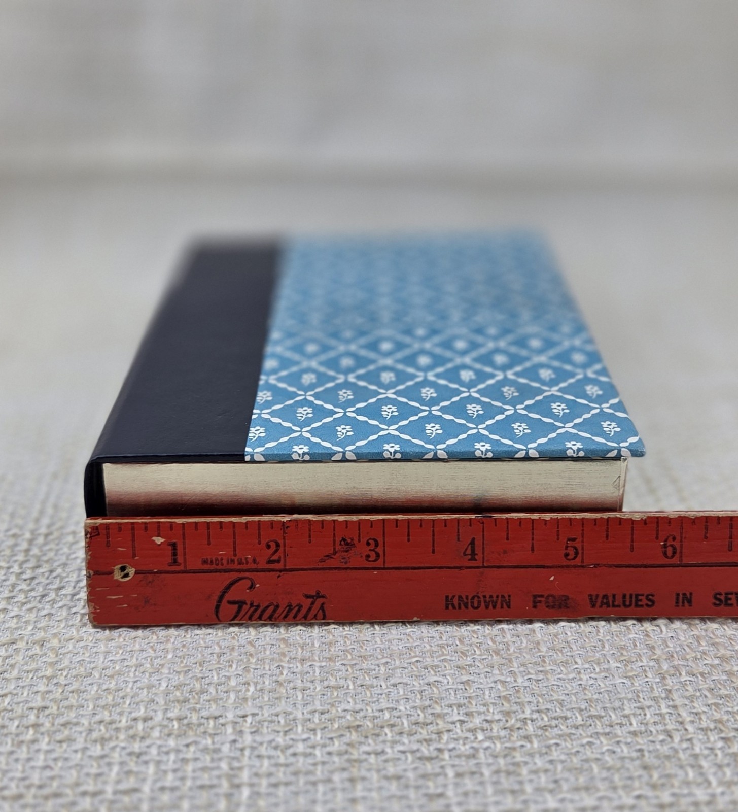 Vintage Reader's Digest Hide Away Book Keepsake Secret Storage Box Felt Lined