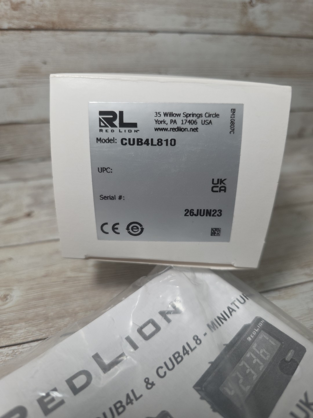 Red Lion CUB4L810 8 Digit Counter 3.6 VDC, 28VDC, IP65, LCD Display, NEW