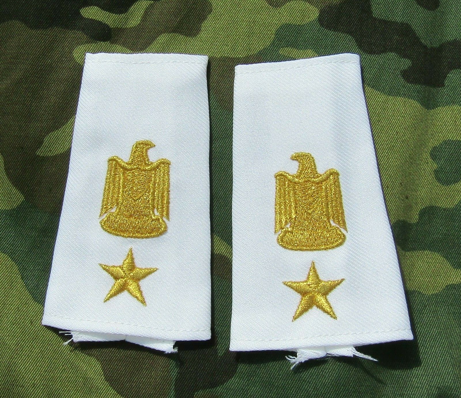 Iraqi Navy Lt Colonel White shoulder boards