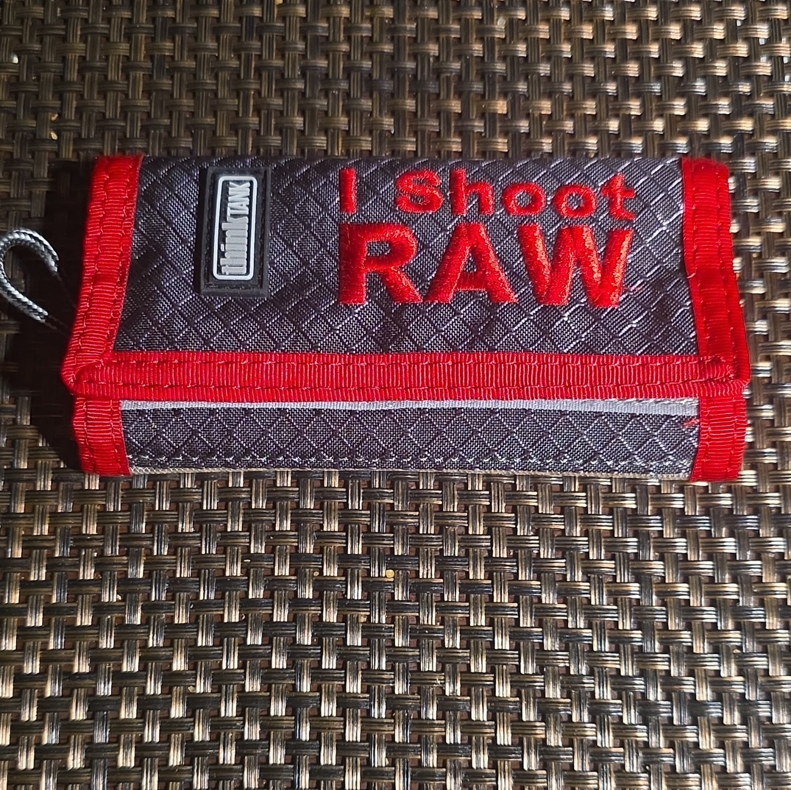 Think Tank Photo I Shoot RAW Memory Card Wallet Case, SD/Memory Stick, Gray/Red