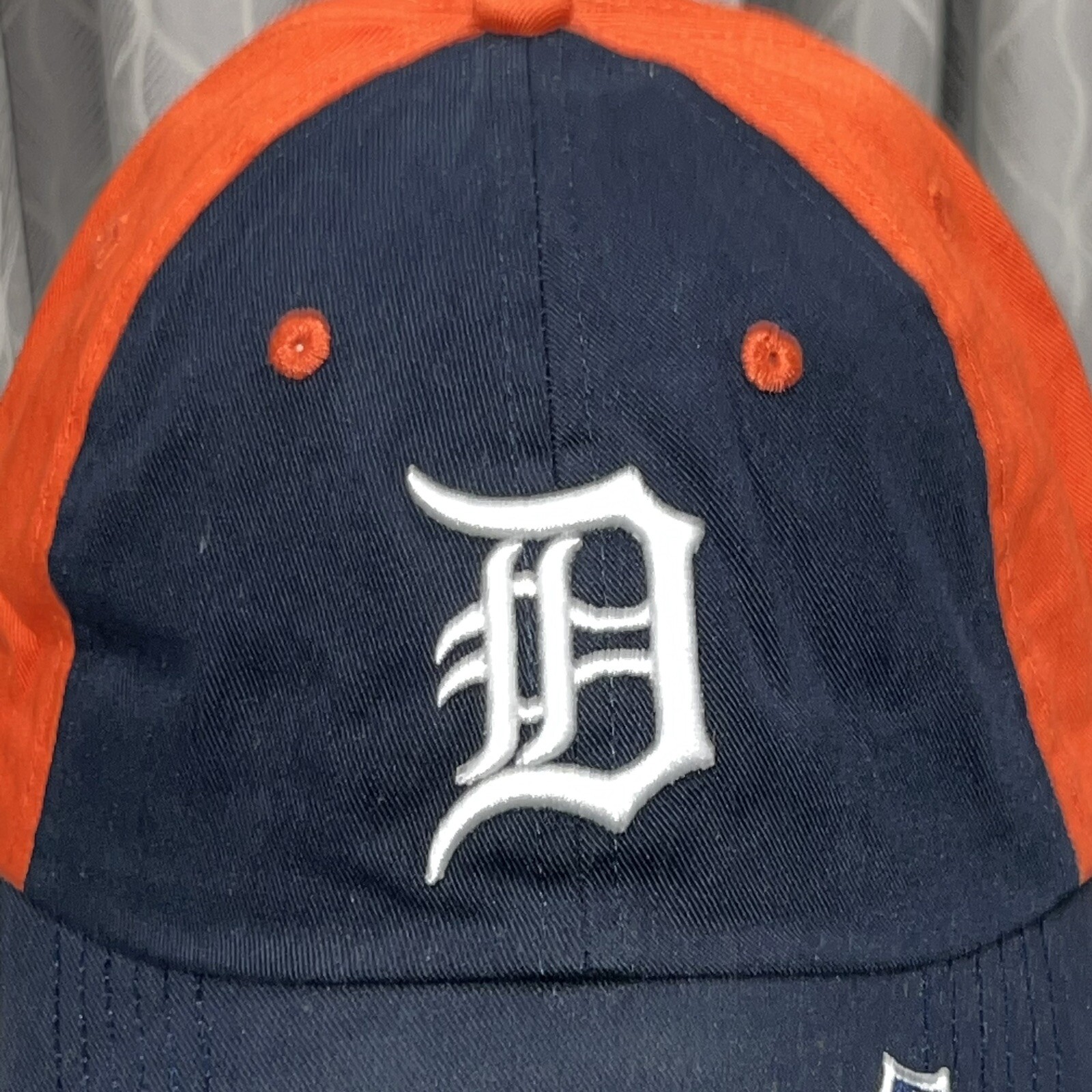 Detroit Tigers MLB D script on front Navy Blue Orange Hat Cap Strap Buckle EUC