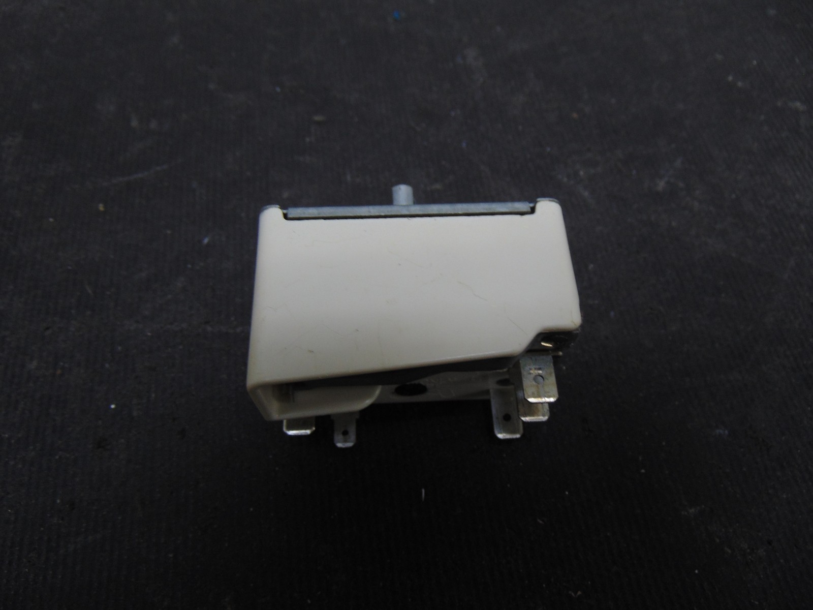 GE Range JBP66B0B1AD Infinite Control Switch WB24T10029
