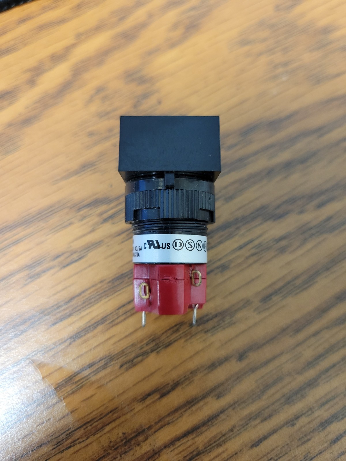 A6175a 200B red off Switch D16EES2R D16 E-Switch