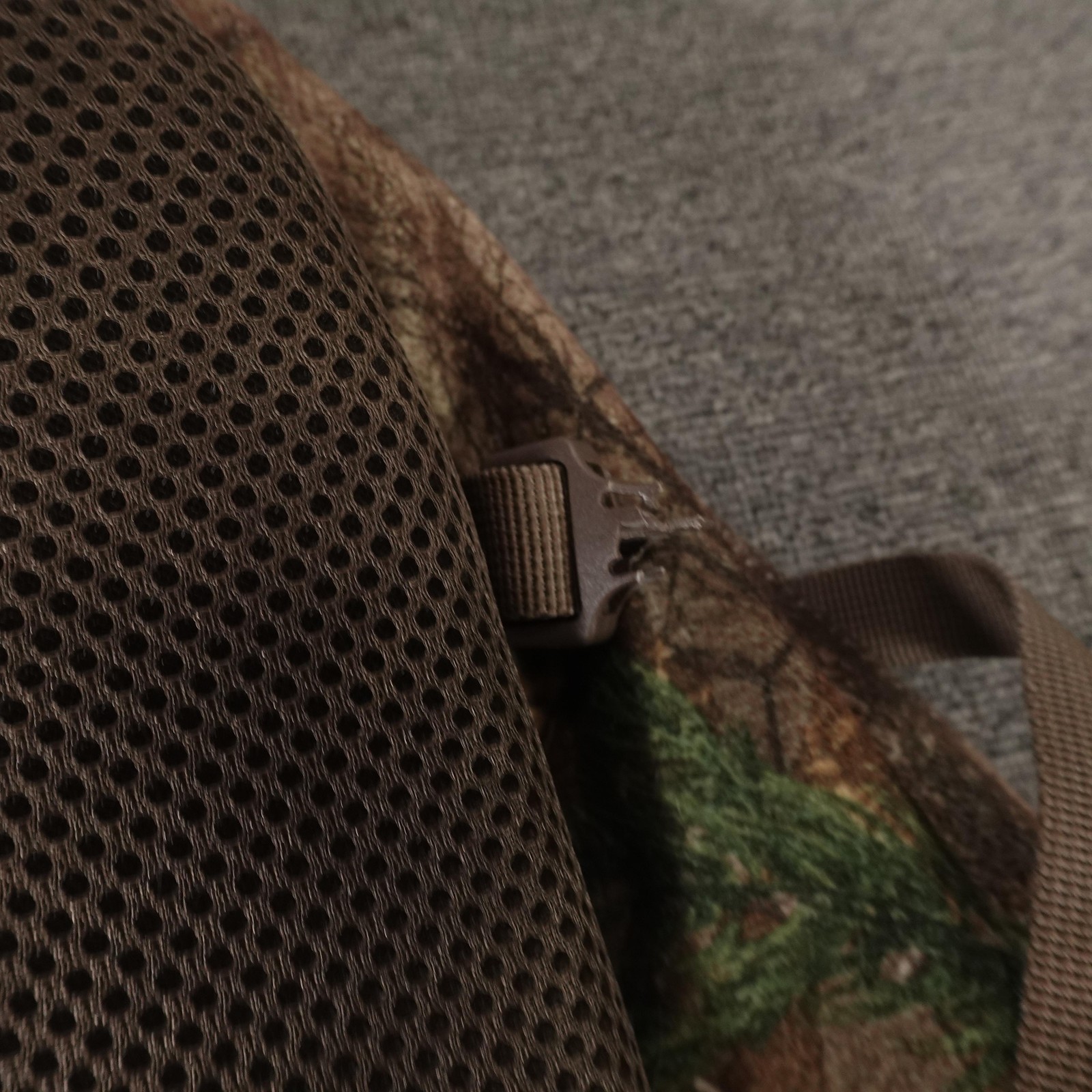 ALPS OutdoorZ Hunting Backpack Camo Brown One Size Padded Hip Belt Daypack