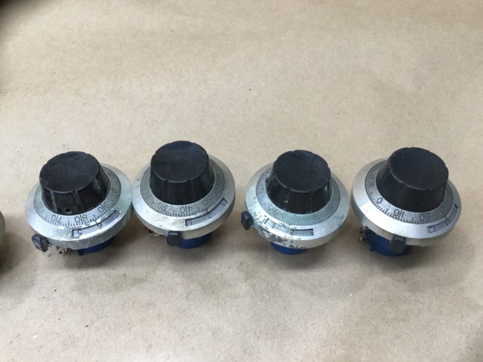 Lot of 5 Bourns 3590S-6-103L Potentiometer With Knob #101F63