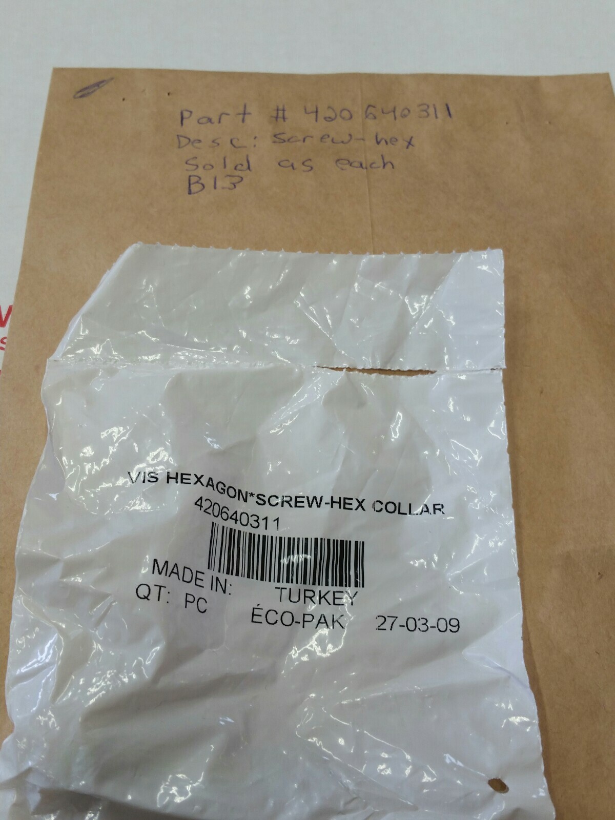 NEW OEM SKI DOO HEX COLLAR SCREW  PART NUMBER 420640311