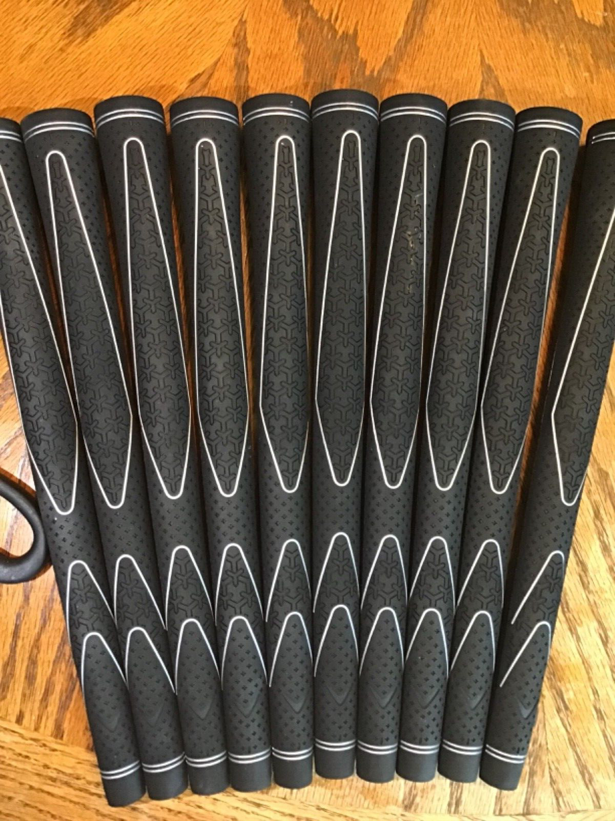 New Callaway Universal Golf Grips Standard (10 Grips Set). Free US Shipping.