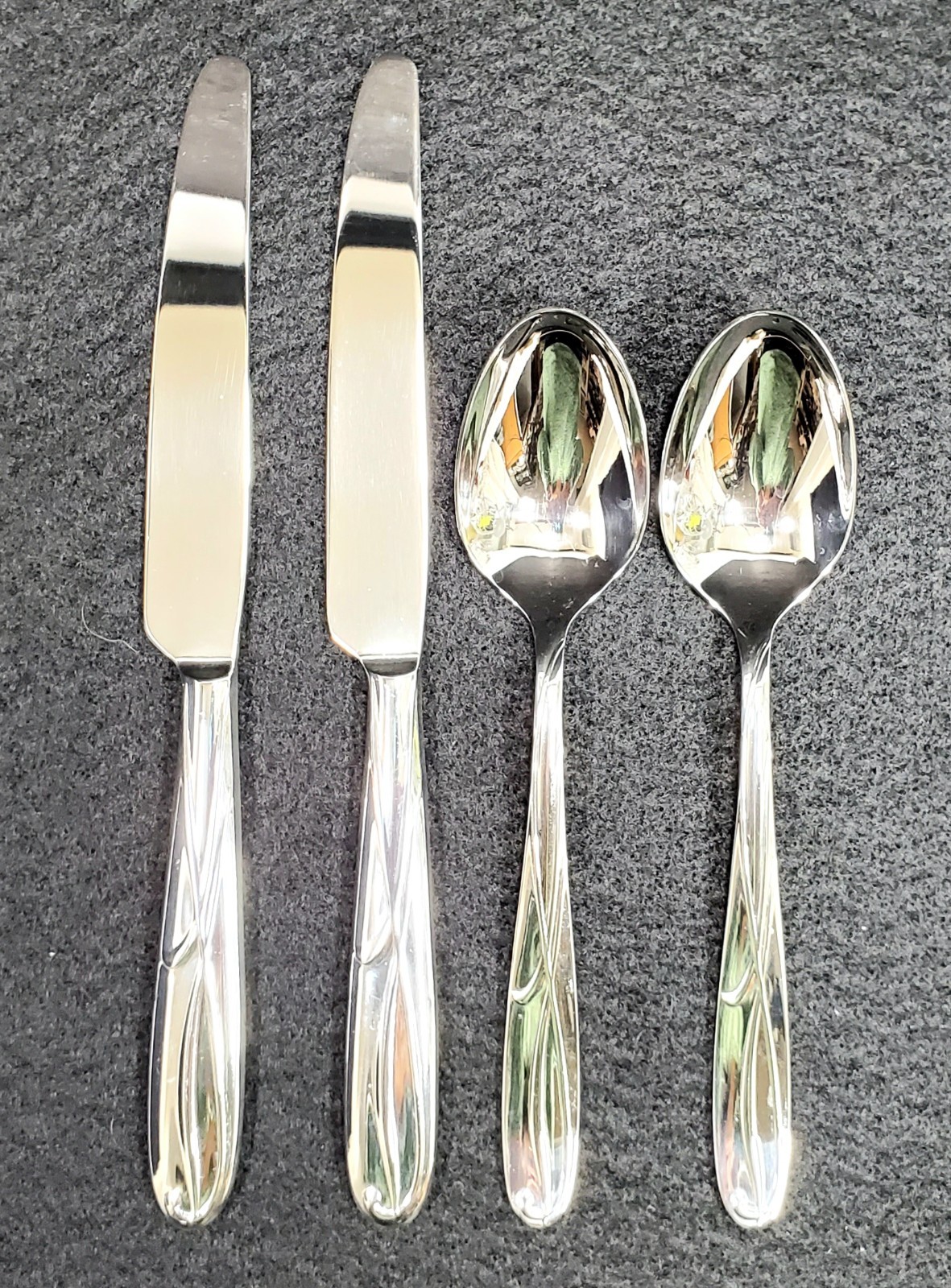 Mikasa COCOA BLOSSOM Stainless 18/10  Silverware sets of 2 Spoons or 2 Knives
