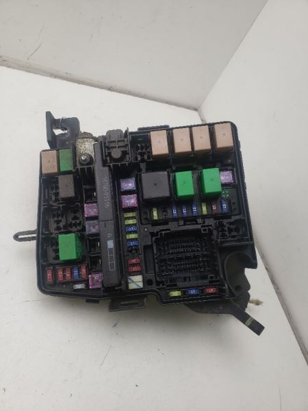 Used Fuse Box Engine fits: 2013 Hyundai Sonata engine compartment 2.4L VIN C 8th