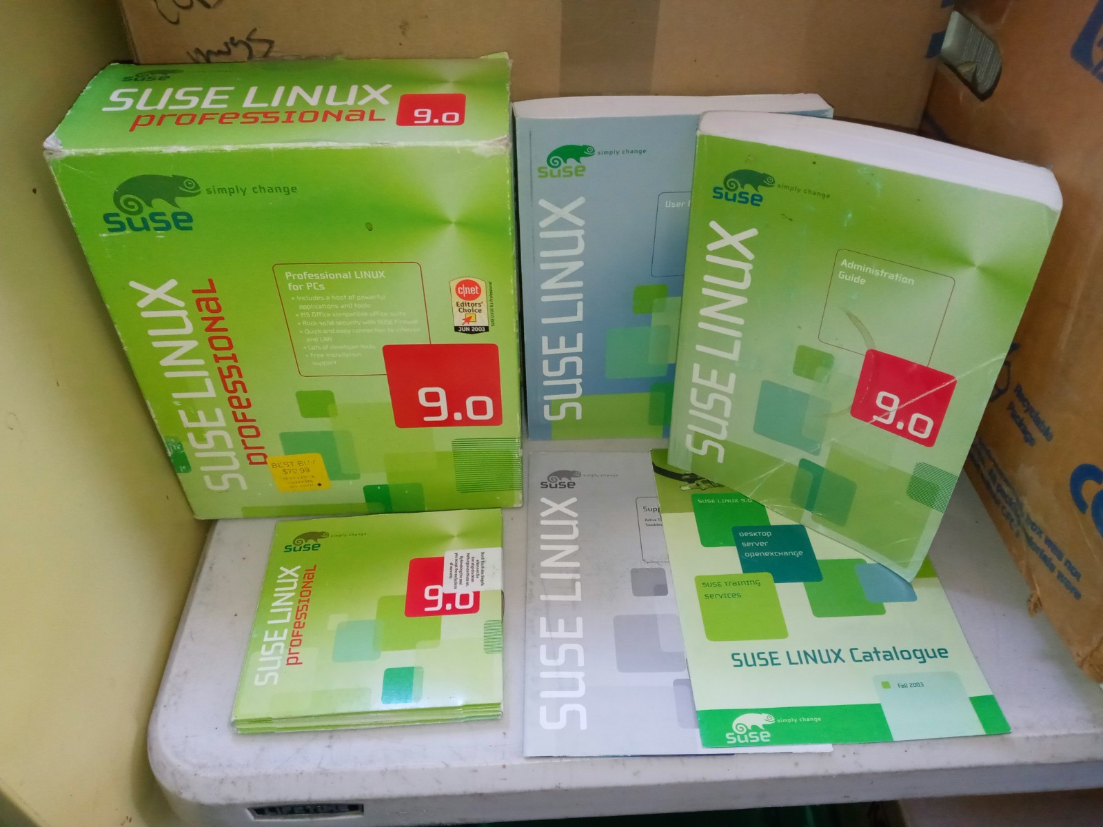 SUSE LINUX Professional 9.0 Includes 7 CD's, Guide Etc. Big Box
