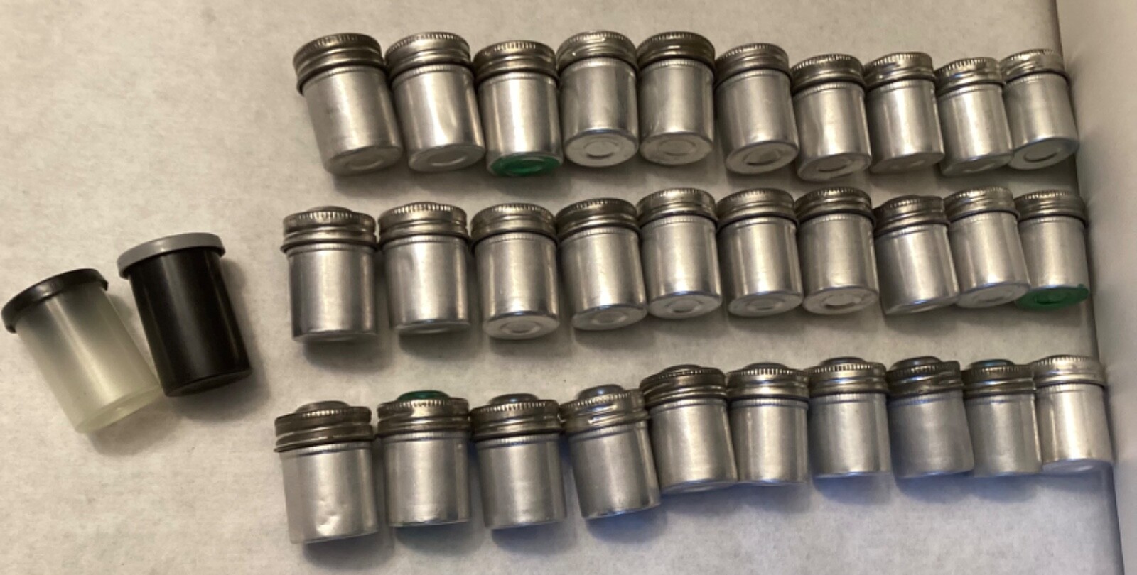 Lot of 32 Vintage KODAK (unmarked) Metal 35mm FILM CANISTERS Containers