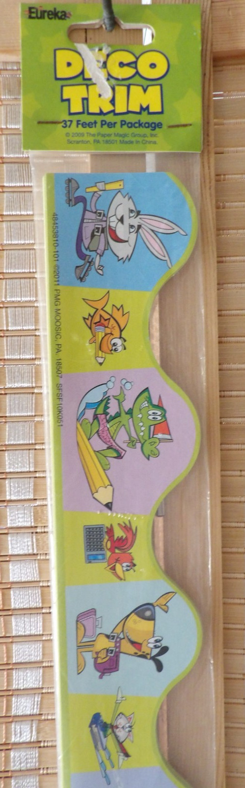 Eureka Cartoon Characters Deco Trim Scalloped Classroom Border 2 1/4" x 37'