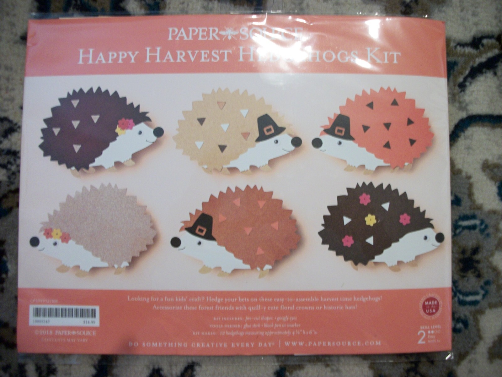 NIP ~~Happy Harvest Die Cut Hedgehogs~~ Paper  Craft Kit~~ Makes 12--4" X 6"