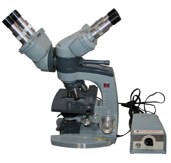 AO Spencer Series 10 Dual-Head Teaching Microscope w/ 1051 Power Supply