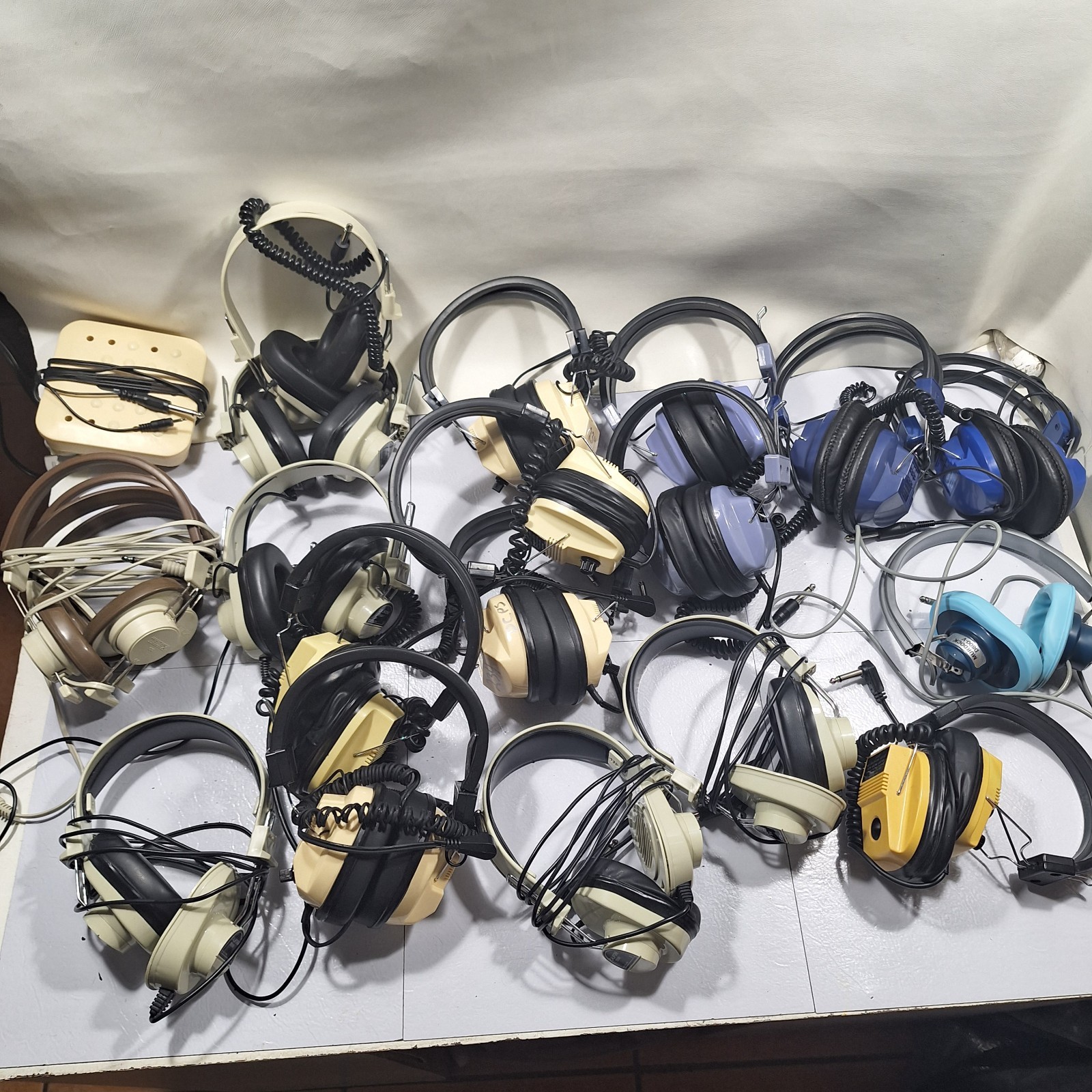 Califone 2924AV 3.5mm Deluxe Stereo Over-Ear Corded Headphones