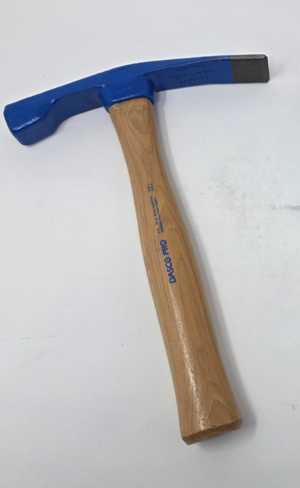 NOS Dasco Pro #777  18 oz Bricklayers Masons Hammer Made In USA.