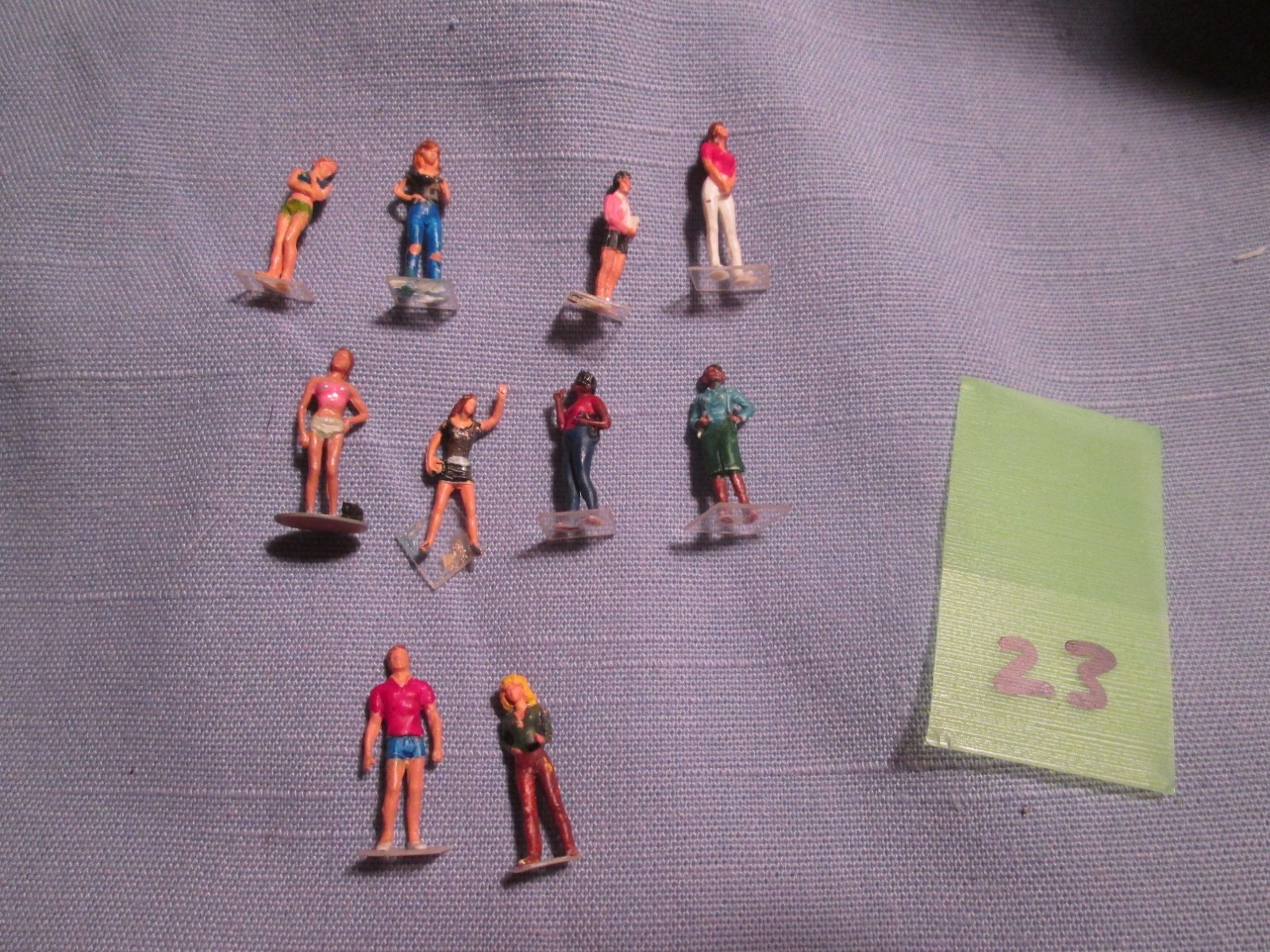 10 HO GAUGE figures #23 used is in good condition