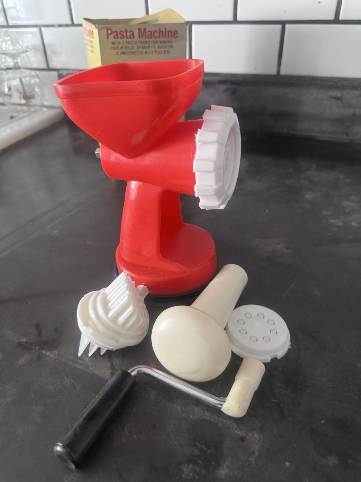 Pasta Machine W/4 Pasta Forms