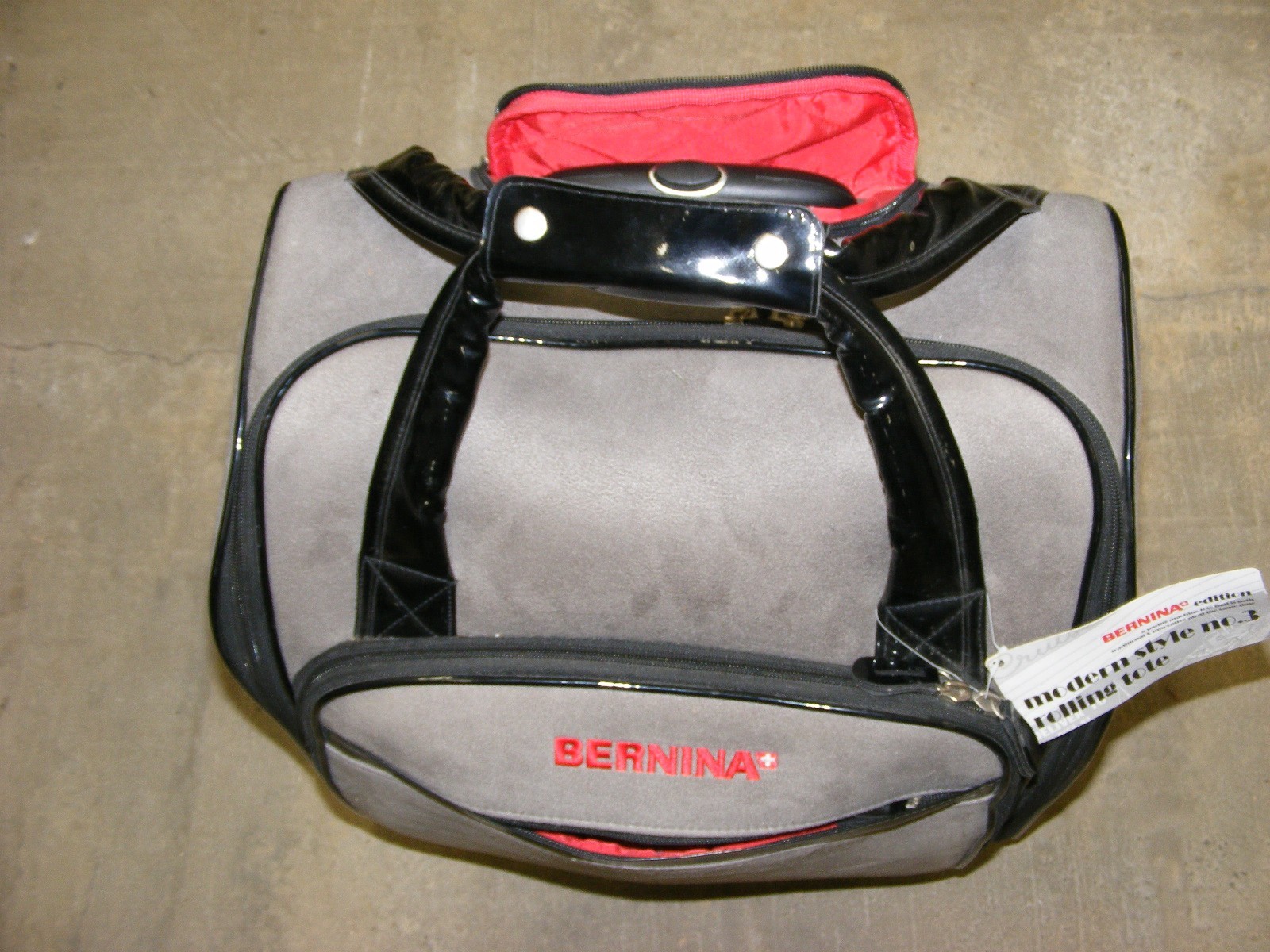 BERNINA B380 Sewing Machine with Rolling Case