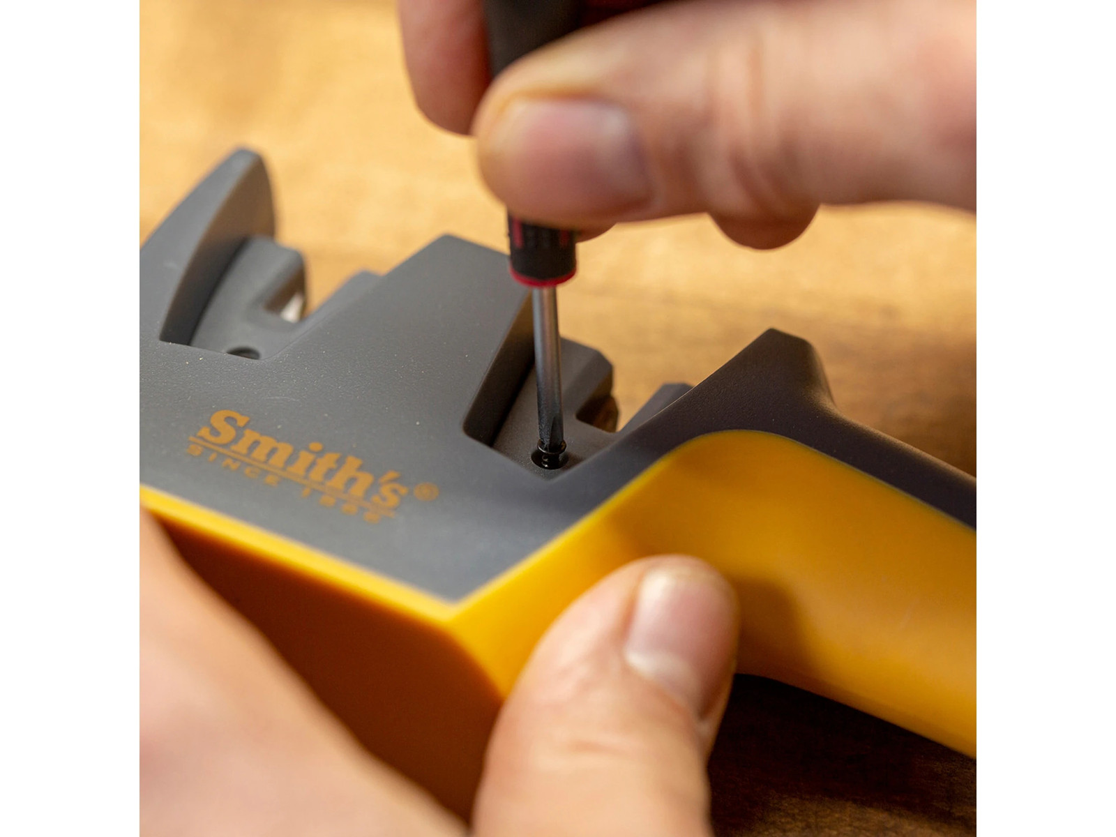 Smith's Pull Through Knife Sharpener