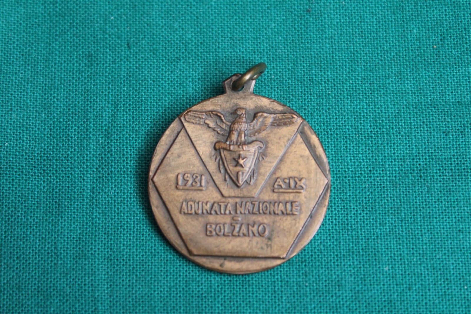 L68- MEDAGLIA ADUNATA NAZAZIONALE  BOLZANO 1931 C. A . I -PENNA GUERRA RADUNO