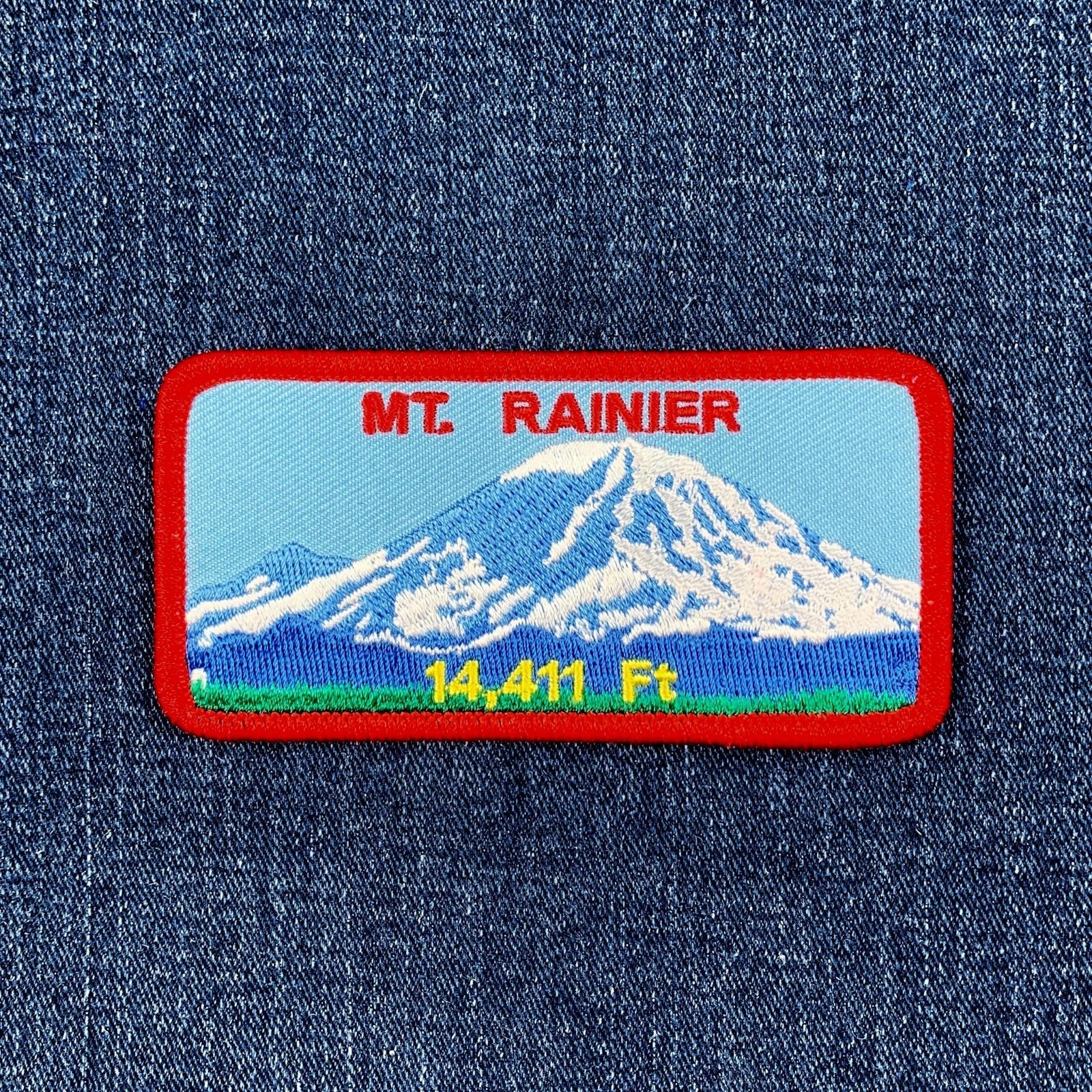 Mount Rainier Patch - Embroidered Washington Hiking Badge 4" (Iron On)