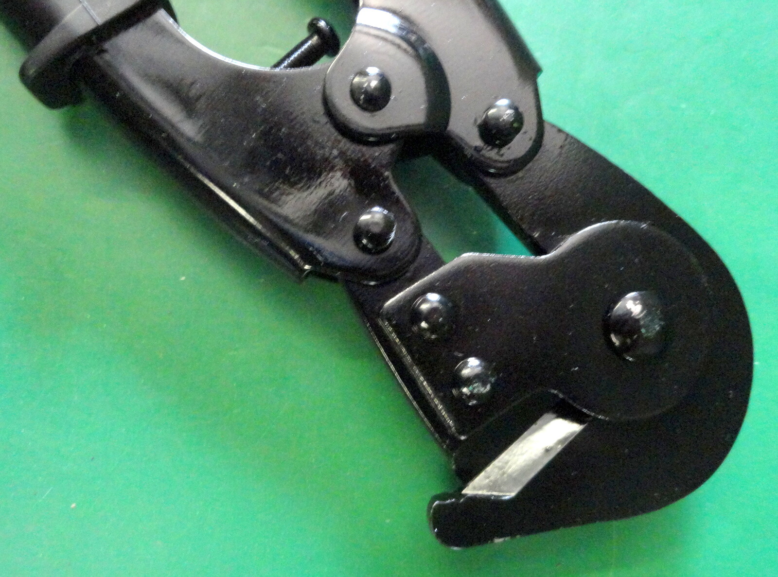 US MODEL M-1938 WIRE CUTTERS 1942 DATED- NEW CONDITION