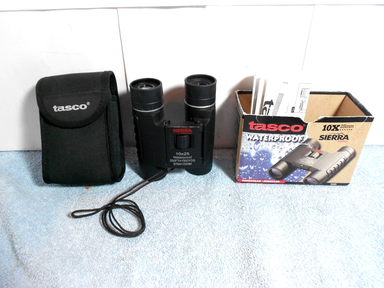 VINTAGE SIERRA TASCO WATERPROOF BINOCULARS 10x25 mm CASE BOX INSTRUCTIONS - L492