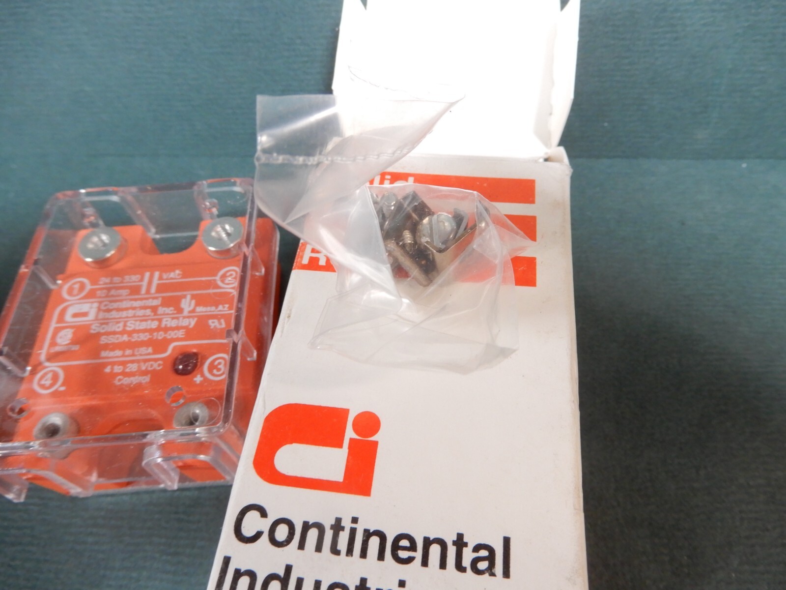 Continental Industries SSDA-330-10-00E Solid State Relays NOS Qty 2 - Screws