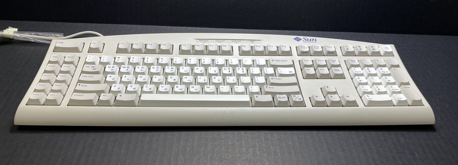 Sun 320-1302 Type-6 KOREAN Keyboard, 2Meter Cable Mini-Din8 Connector, Clean