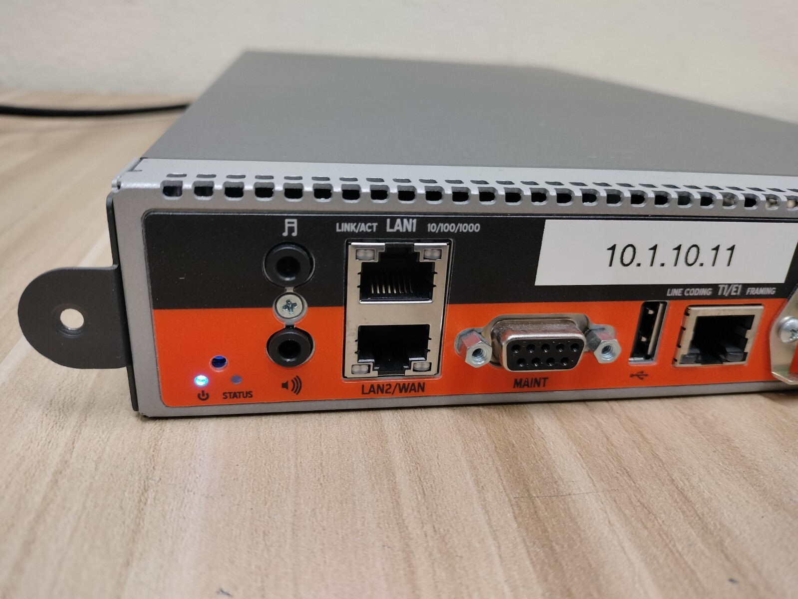 ShoreTel ST100DA Voice Switch (600-1138-07) *READ DESC*
