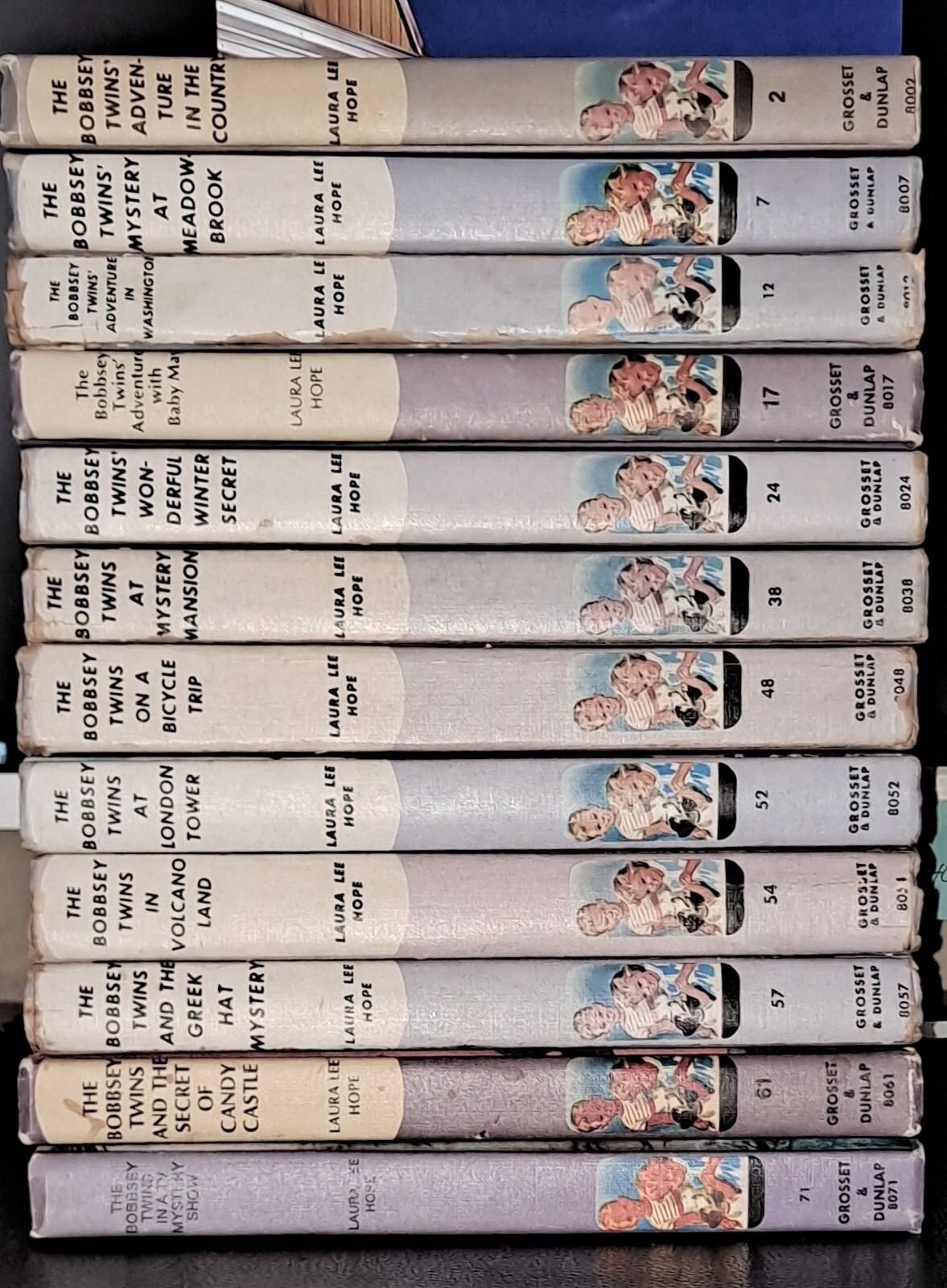 LOT OF 17 VINTAGE BOBBSEY TWINS LAVENDER-SPINED PICTURE COVERS