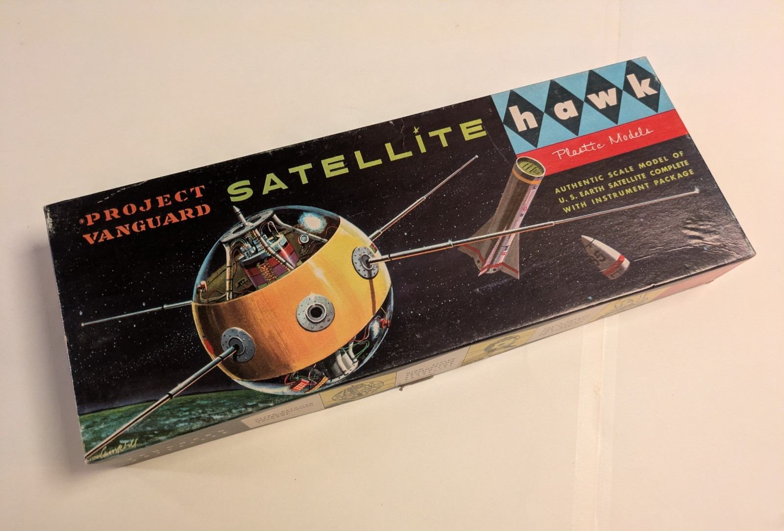 Rare Hawk 515-98 PROJECT VANGUARD SATELLITE model kit - mint condition