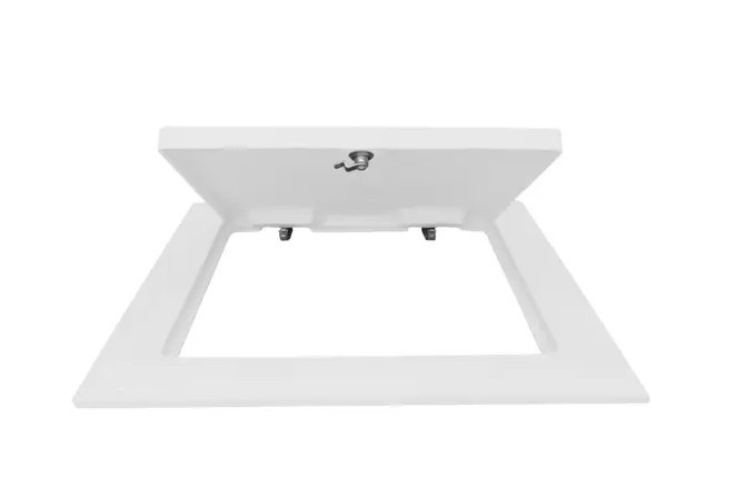 Hinged access panel (18"x18")