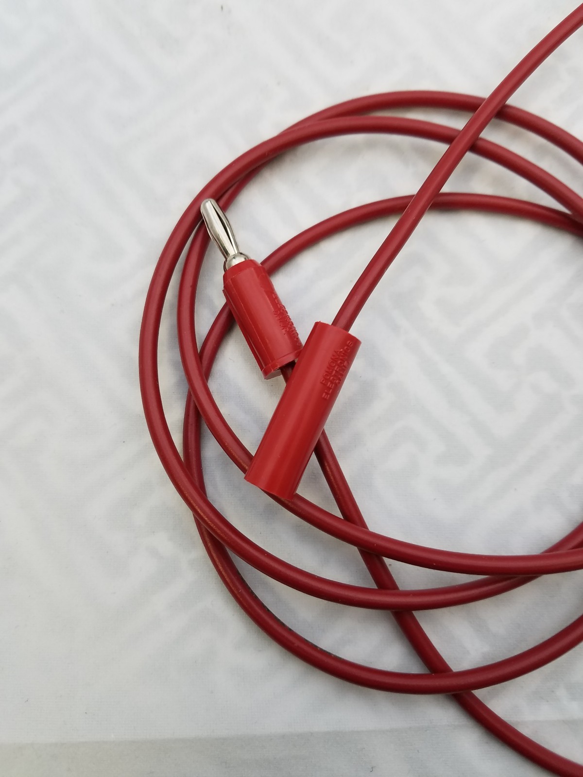 RED TEST LEAD EXTENSION 60", BANANA PLUG TO BANANA JACK EM4702