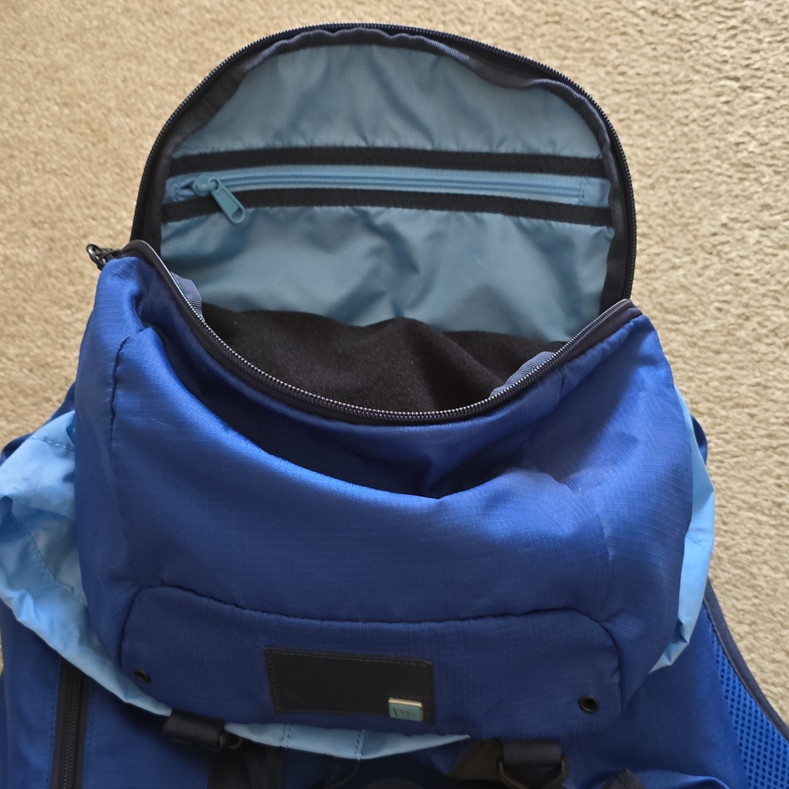 New Era Hiking Backpack Blue/Black Padded Adjustable Straps