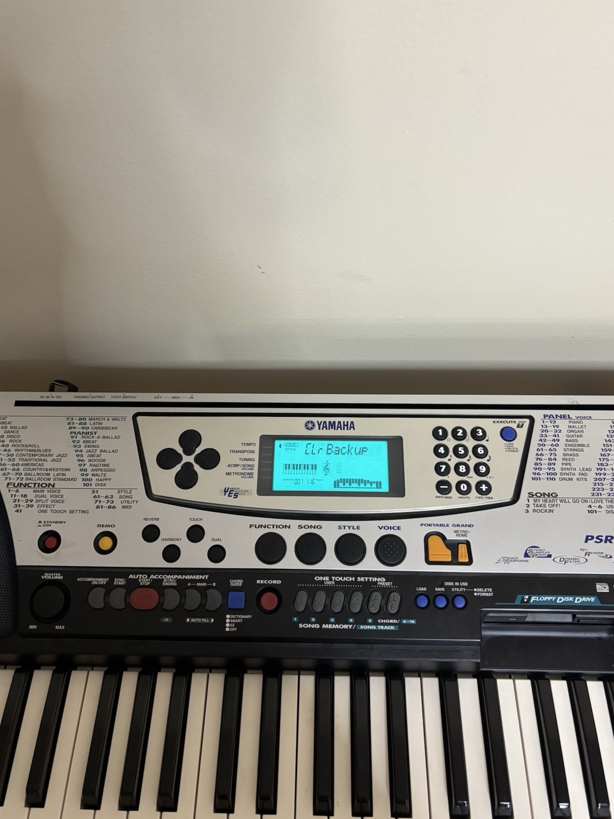 Yamaha PSR -340 Electronic Keyboard, with Stand, Tested and Working